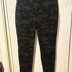 Black and grey skinny jeans